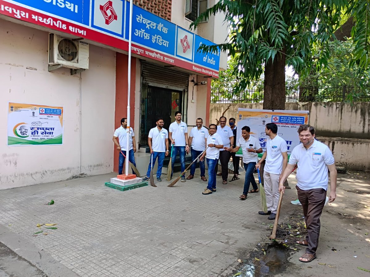 centralbank_in's tweet photo. Central Bank of India (Baroda, Gujarat) was a part of the cleanliness drive under the Government of India’s #SpecialCampaign3.0 

@DFS_India @DARPG_GoI @SwachhBharatGov @PMOIndia @SwachhBharat 

#CentralToYouSince1911 https://t.co/JmUUtYEGNr