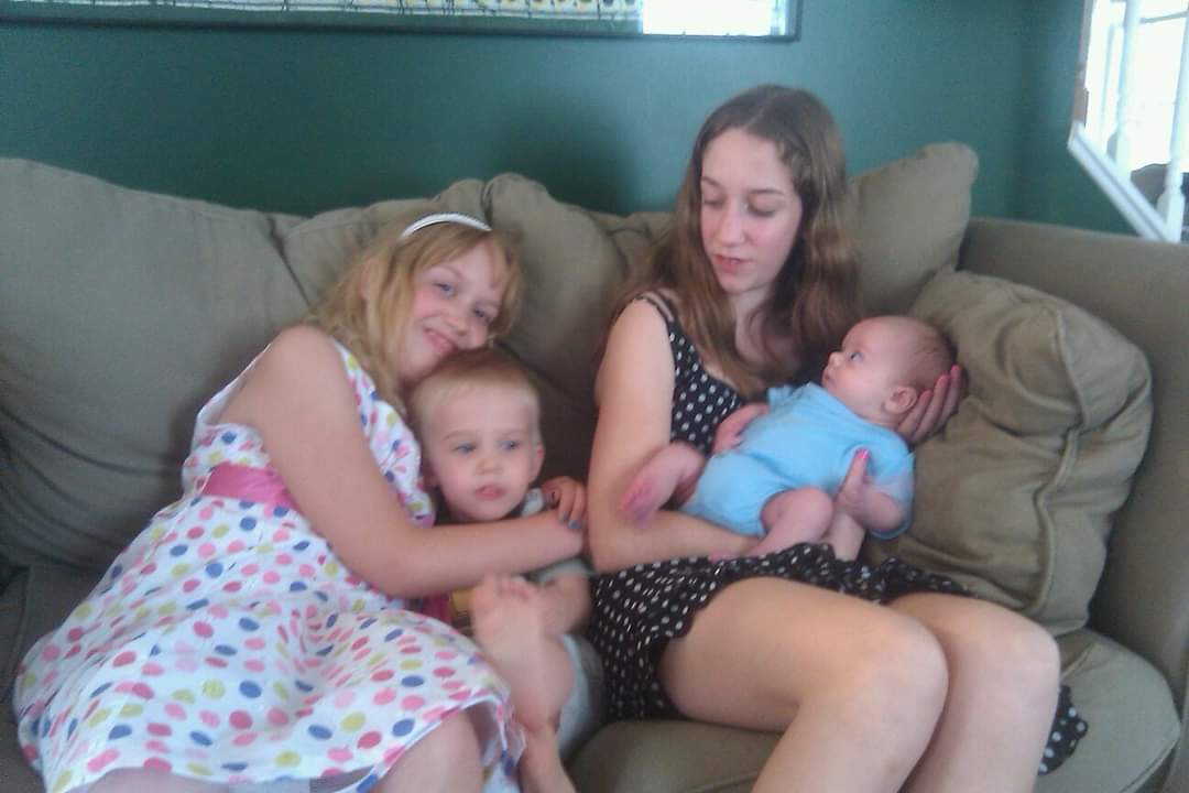 IndyRacingNut's tweet photo. @NLGMullis Thanks for your time, Mikey.  Pic of all 4 of my kids.  Bunch of stinkers....I wouldn't have it any other way.  Lol https://t.co/NdzRXv1NV9