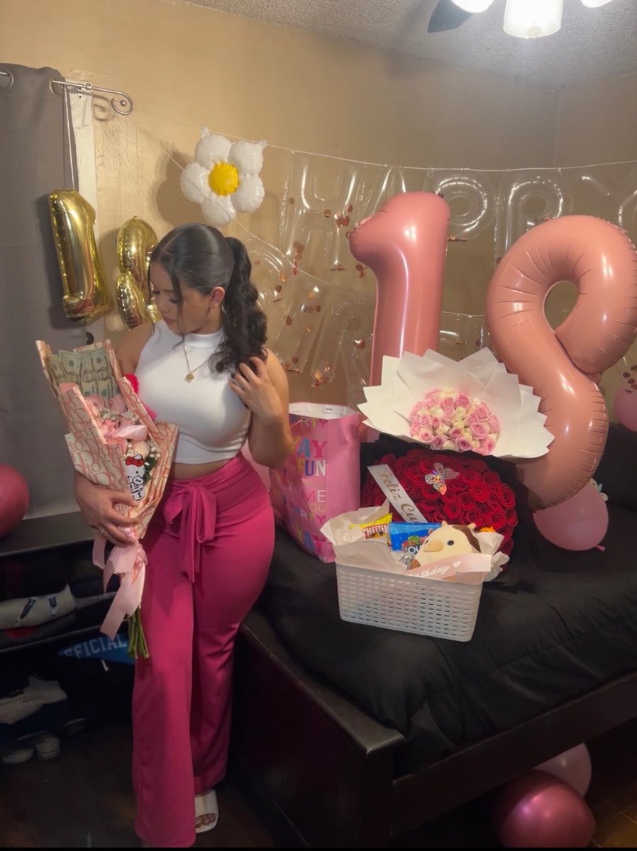 h4floress's tweet photo. scorpio szn🌟 https://t.co/A5yAKTYC9N