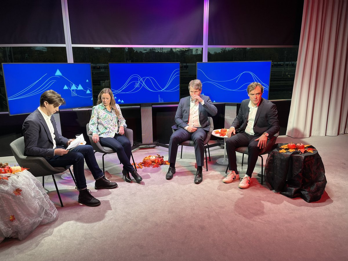 Markkinaraadissa puhutaan perjantaina Yhdysvaltain osakemarkkinoille sijoittamisesta. Mukana keskustelussa Suvi Tuppurainen, Mikko Linnanvuori ja Samu Lang. Juontajana Ossi Kurki-Suonio. #Markkinaraati