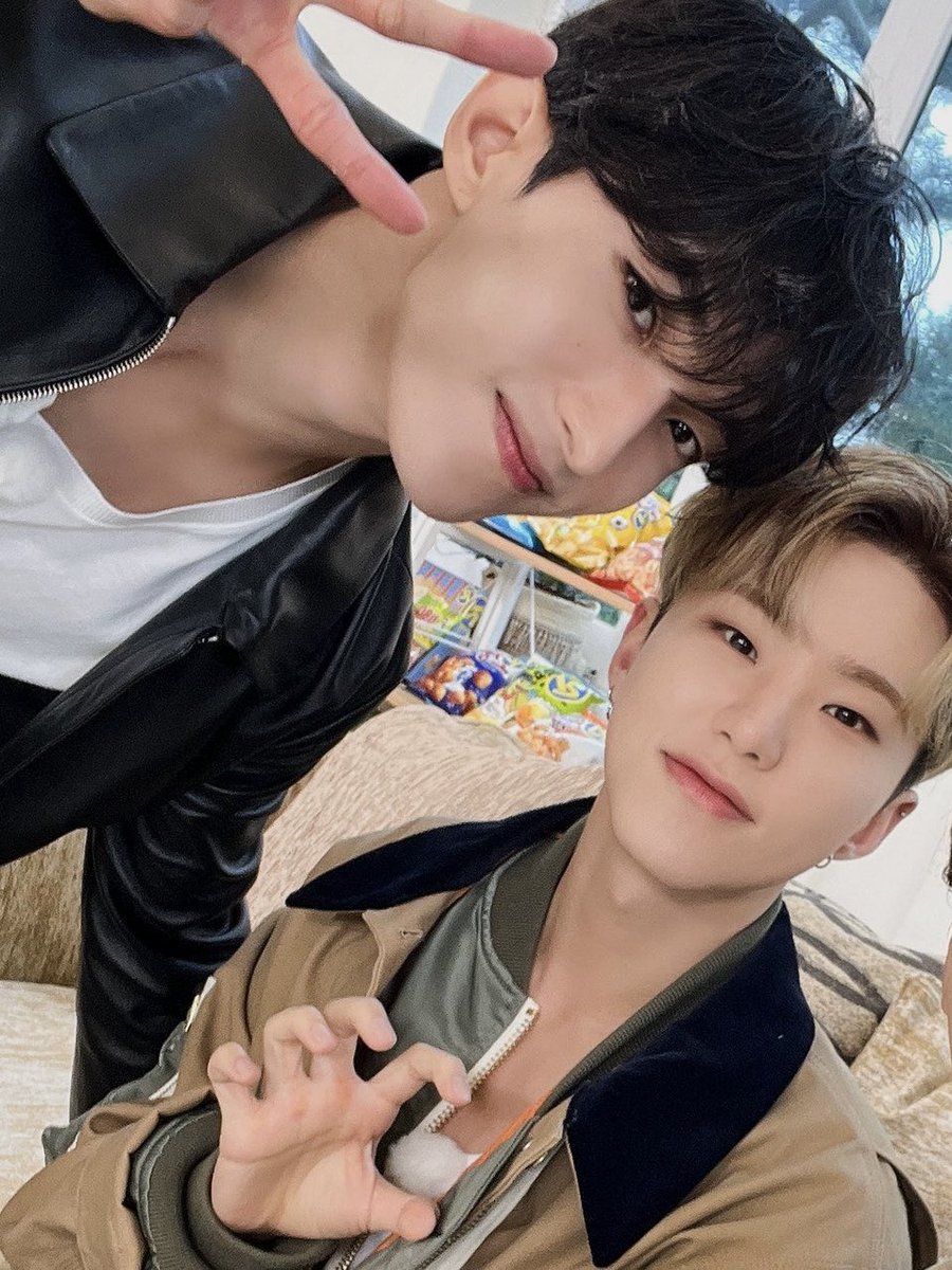 ❅

2023 𝑆𝑆 𝐶𝑂𝐿𝐿𝐴𝐵𝑂𝑅𝐴𝑇𝐼𝑂𝑁
: 𝑴𝒂𝒈𝒊𝒄𝒂𝒍 𝑯𝒐𝒍𝒊𝒅𝒂𝒚 

-

☑️ 참여진 안내 메일(2)을 발송하였습니다🫶🏻
☑️ 수신하지 못하신 분들은 합작메일로 문의주세요!
☑️ 참여진 GIFT 폼 제출기한이 10/31까지입니다! 아직 제출 전이신 분들은 참고해주시길 바랍니다🥰