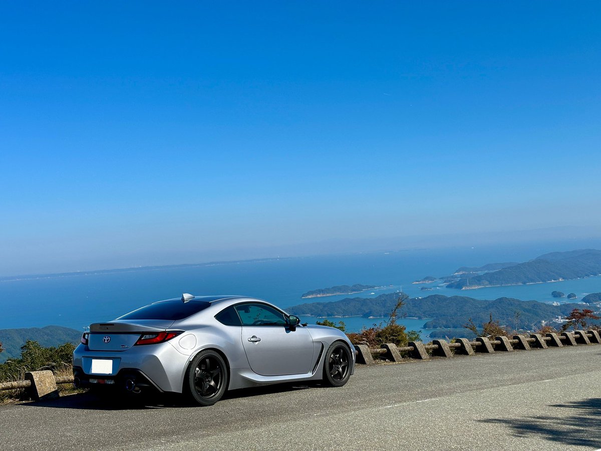 48motorz's tweet photo. 伊勢志摩e-POWER ROADのこの景色を肉眼で見たかった❗️天気にも恵まれて最高です👍しかも貸切り状態で写真撮り放題📷そして峠ステッカーも😁
#GR86 #ジャパン峠プロジェクト https://t.co/lCrTipEQ56