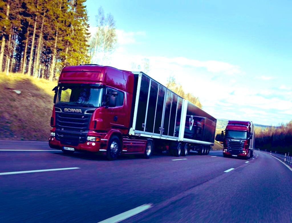 automotorcope's tweet photo. #motor Puedes volverlo a escuchar 🎧 @COPE @Poniendocalles #podcast #cinturones calefactados #marearse en el #coche 🚙 #tacografos #camiones #peaje #CO2 #radio 🚚 https://t.co/I0L6e3aEYj
