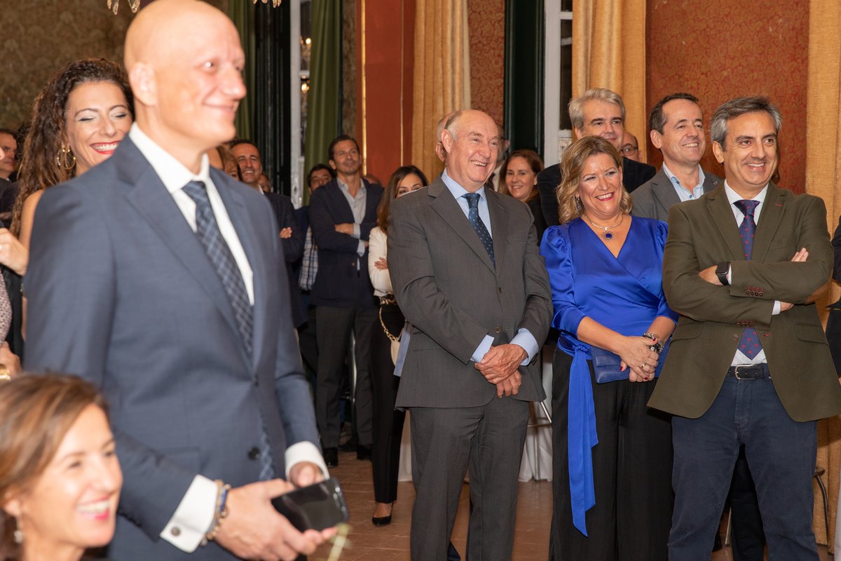 acpgranada's tweet photo. G R A C I A S a los asistentes al #encuentroAcpGranada23 y muy especialmente a #amgAlquilerMaquinaria, @segurosasefa , @Fund_Laboral , @AscensoresOtis , @cajasur , #Controlia @grupotecnitasa , @PanasonicHC_es , @HispaColex , #GlobalGest y a #LuisGutierrezRojas https://t.co/fYPJHoFZsU