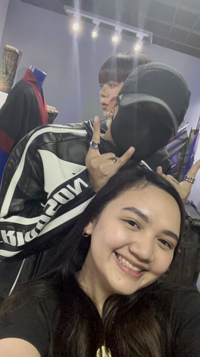 chanelsuson's tweet photo. Saturday was already exciting, but seeing SB19 unexpectedly? Definitely God’s work! 🪄

Dream come true for a new fan like me! Super bango nilang lahat!

Also, sinandal ni Ken yung kamay niya sa ulo ko nung nagpicture kami di na ako maliligo

#HappyAnniver5arySB19 https://t.co/thdJL0hotk