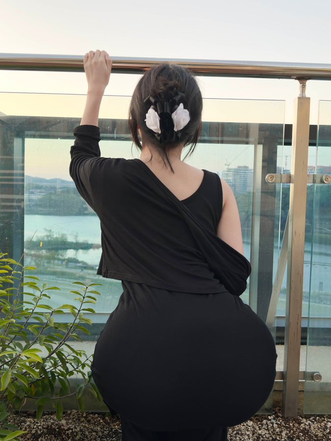 unicversee's tweet image. 