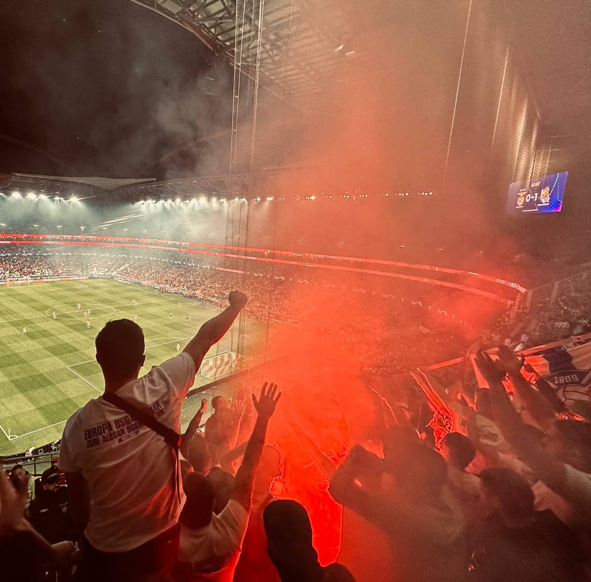 BultzadaTX's tweet image. Europa osoan zehar, zure alboan borrokatzen...

FROM THE BASQUE COUNTRY!