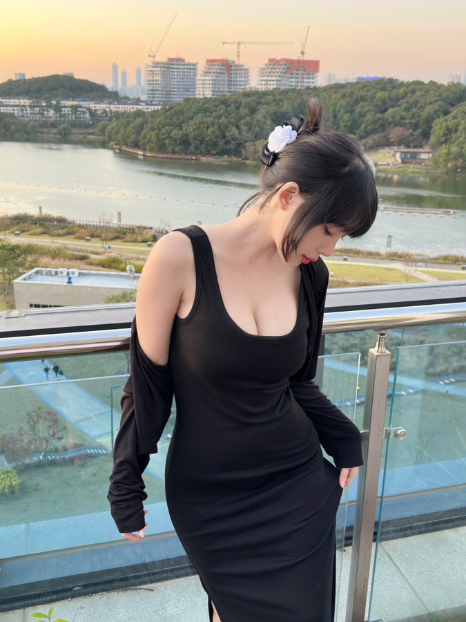 unicversee's tweet image. 