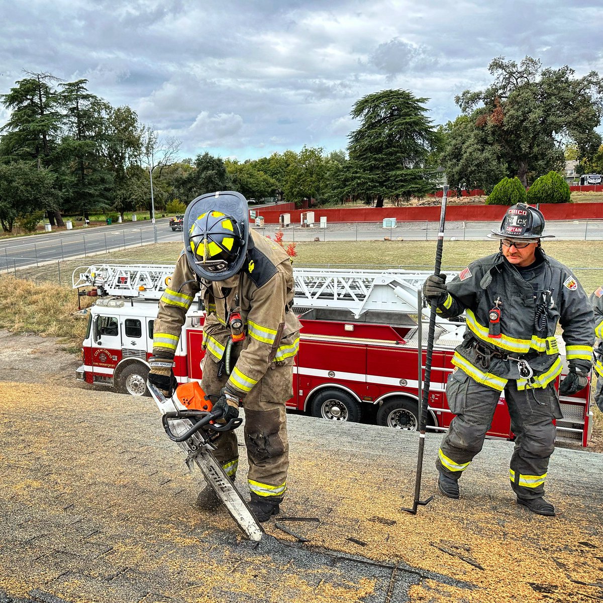 JakeMiille_Fire's tweet photo. Solid first day of a probationary assignment… cutting holes on an acquired structure. #ChicoFirefighters https://t.co/2Jw7juoVmY