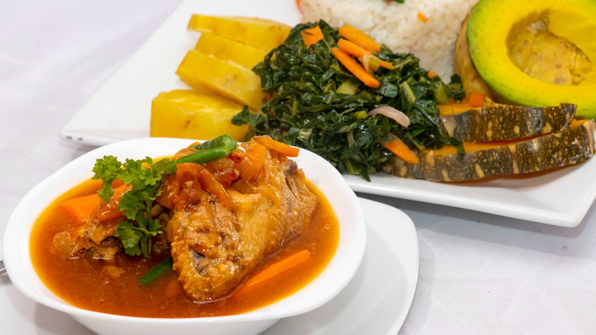 Feeling hungry for lunch? We've got you covered! Discover the delightful local lunch options at #NdereyazRestaurant, ready to satisfy your cravings. Join us or order for delivery in Kiwenda, Najjera, and the vicinity. Give us a call at 0707912912 to savour the goodness.