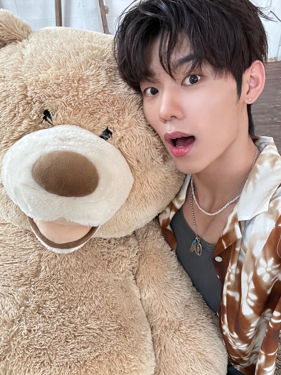 jeonqhyeons's tweet photo. the cutest selcas ever!!!!!! https://t.co/vJvwR4SS0d