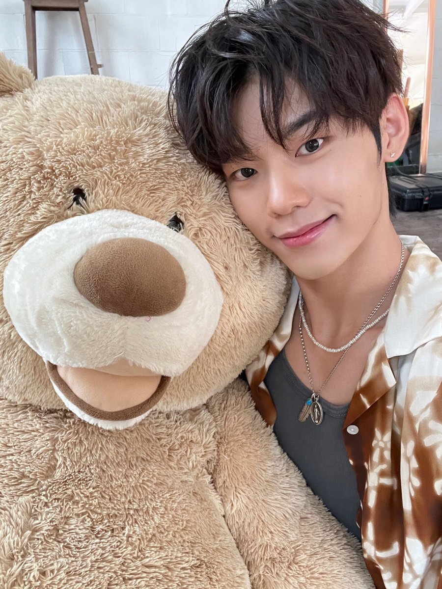 jeonqhyeons's tweet photo. the cutest selcas ever!!!!!! https://t.co/vJvwR4SS0d