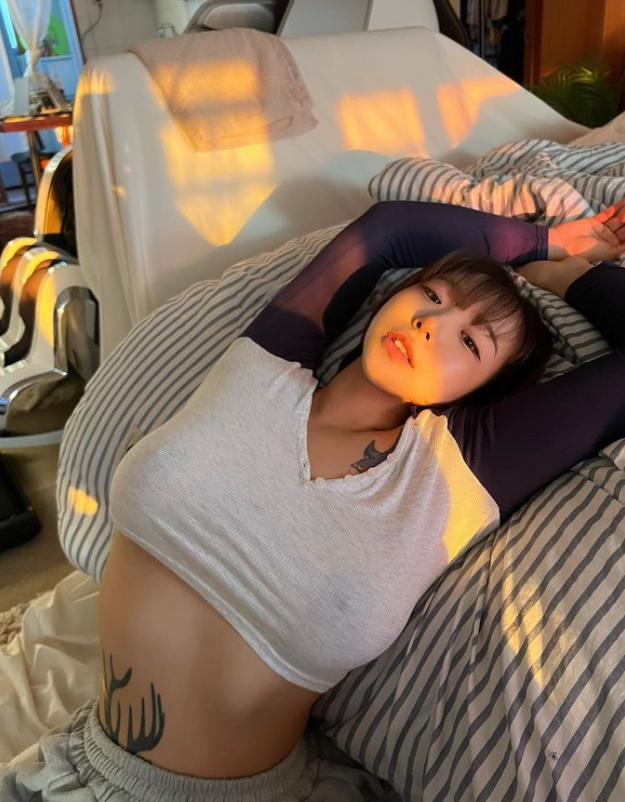 昨天给粉丝发果照，他说我大乳晕不好看！我就是大乳晕，不喜欢的赶紧取关，哼！ https://t.co/GpxLfdab3e
