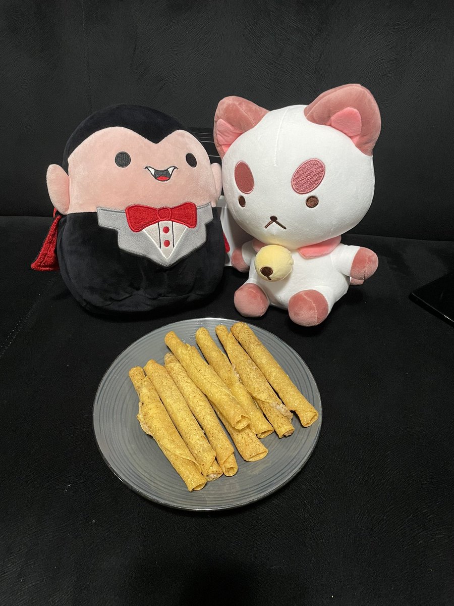 SqueeshMallows's tweet photo. Girl dinner https://t.co/rwIV0sfJWD