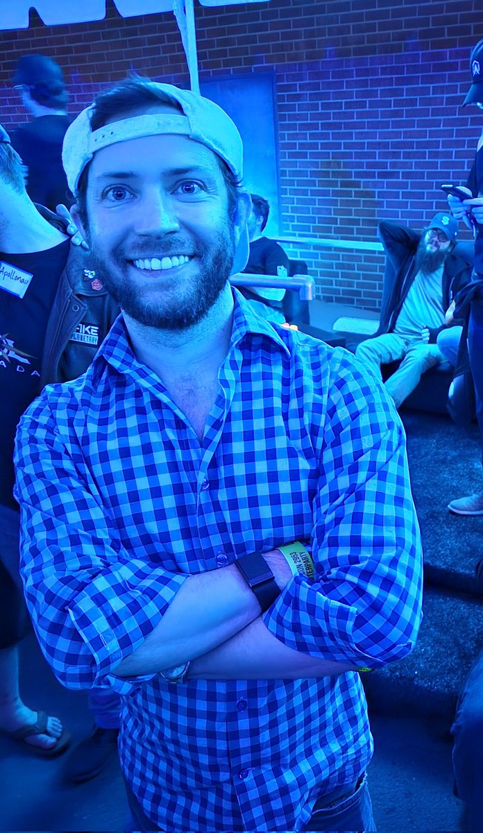 TheFewHimself's tweet photo. @RobertsSpaceInd Old friends @Texas_Skulls @TheMoistNoodle @TheAstroPub @itsdtox @Phantom0Killer @CrpJester @JRDesFab and sooo many more... https://t.co/U6xhRP2txz