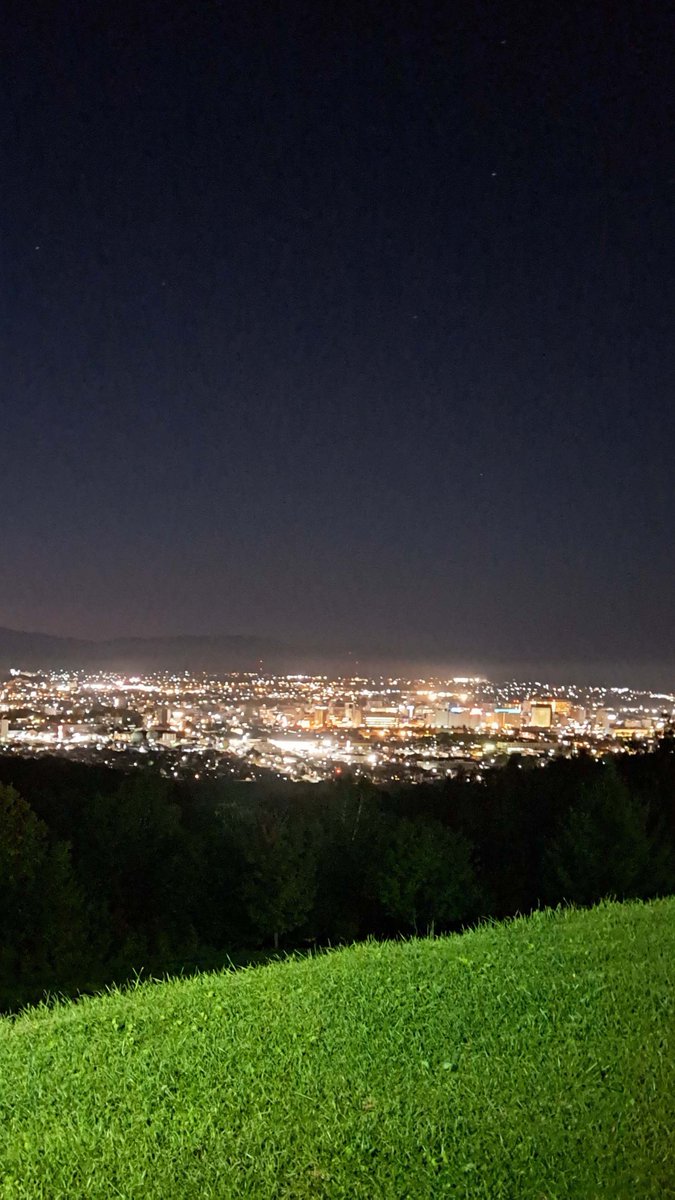 Hotel_Milky_Way's tweet photo. 【ハロウィン お菓子プレゼント】 10月27日～31日の期間中GODIVAのチョコレートをご用意いたしまして、お客様のご来店をお待ちしております。 
【新イベント 開催】 10月30日・31日の２日間、仮装した後ろ姿をスタッフにお見せいただけますと、客室料金を割引いたします！ 
＃北見ラブホ　＃ハロウィン https://t.co/m63KgtIAX5
