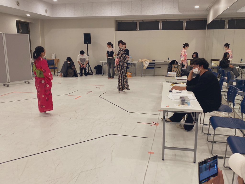 誰かに何かを伝えるって、
本当に難しいですよね〜笑

でも、目指してる方向が一緒だから‼️
だから必ず素敵な作品に出来ると思ってます✨

演出家として、一人の役者として、今絶賛滾ってます❤️‍🔥

#小紫2023