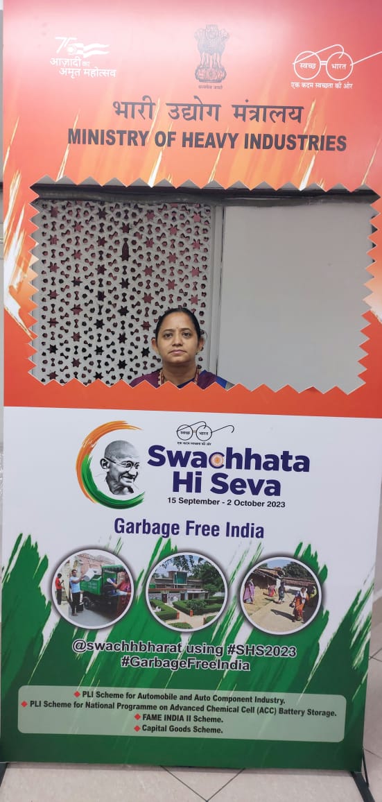 Economic Advisor, MHI, Dr. Renuka Mishra spreading awareness on Swachhata in MHI on the eve of Swachhata special Campaign 3.0
#SpecialCampaign3 #SwachhataCampaign  #SwachhataHiSeva