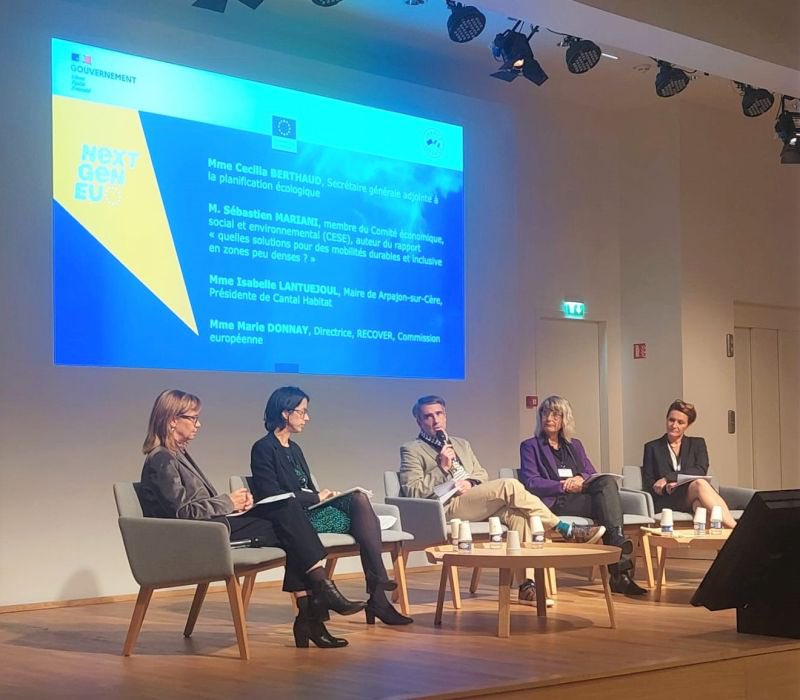 sebastienmaria1's tweet photo. 🙏🏻 @UEFrance @SGAE_gouv d’avoir invité @lecese que je représentais à cette journée sur le plan de relance🇪🇺.
1 point d’étape important sur les projets de mobilités financés par l’🇪🇺 en regard de l’avis du #CESE réalisé avec 1️⃣0️⃣0️⃣0️⃣0️⃣ citoyen-nes sur leurs besoins de mobilités👇🏻 https://t.co/X1AYa03XDW