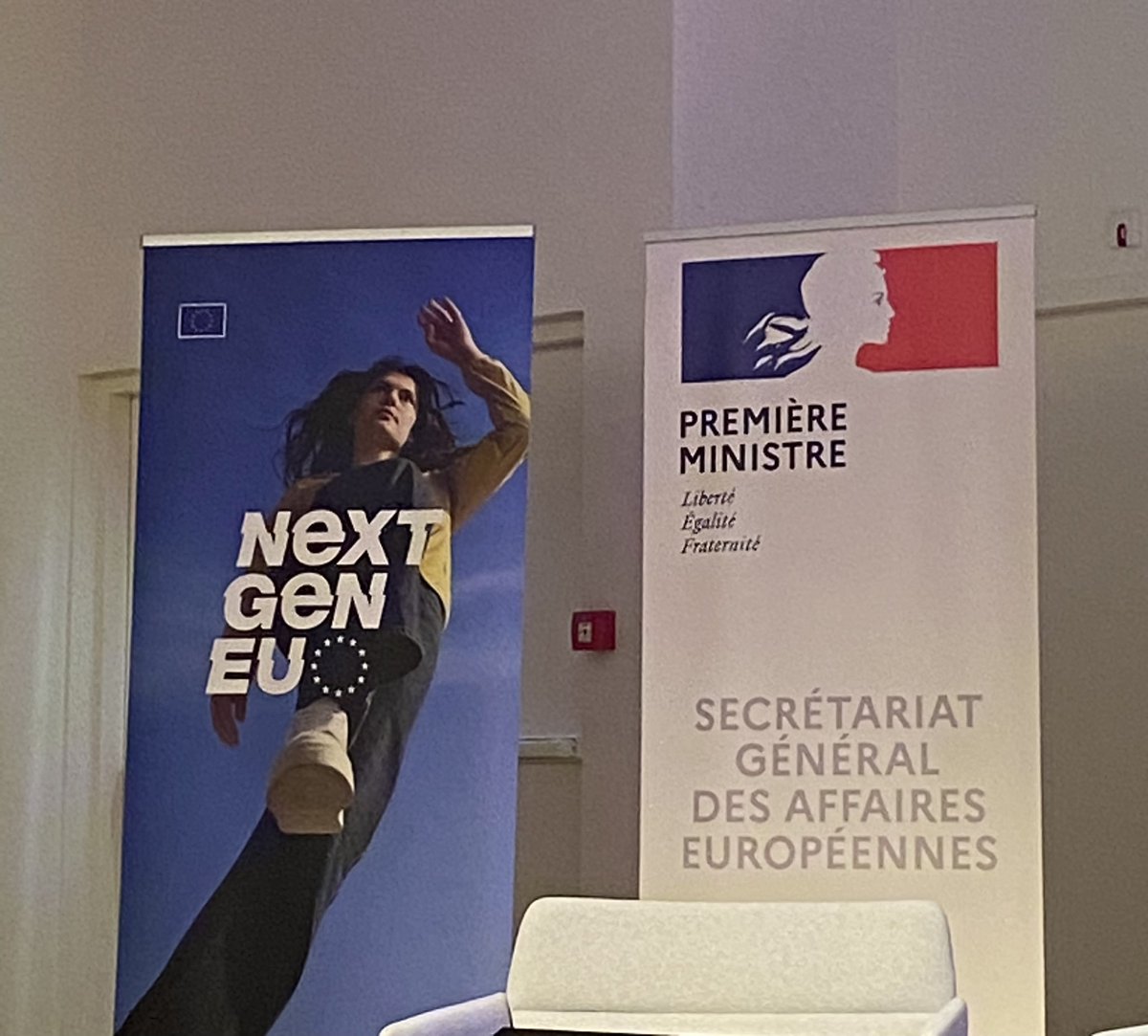🙏🏻 <a href="/UEFrance/">Commission européenne 🇪🇺</a> <a href="/SGAE_gouv/">SGAE</a> d’avoir invité <a href="/lecese/">CESE</a> que je représentais à cette journée sur le plan de relance🇪🇺.
1 point d’étape important sur les projets de mobilités financés par l’🇪🇺 en regard de l’avis du #CESE réalisé avec 1️⃣0️⃣0️⃣0️⃣0️⃣ citoyen-nes sur leurs besoins de mobilités👇🏻