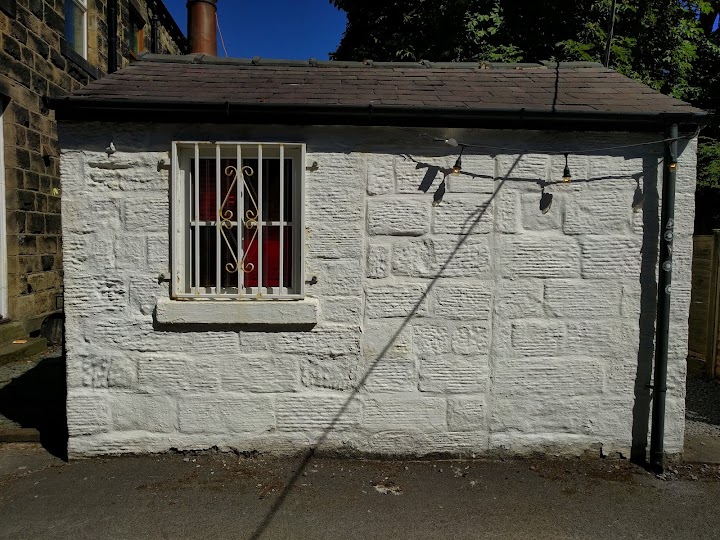 Good morning 🌄
The 1st pic is Sony Headquarters in London. 
The 2nd pic is our label. 
This is what we're up against. Yet, we've been flying high all week, top 10 in iTunes charts &amp; the official top 40 all week 💪💪🎉🔥👌 
💥Today 5pm is the cut off for CDs and Vinyl.