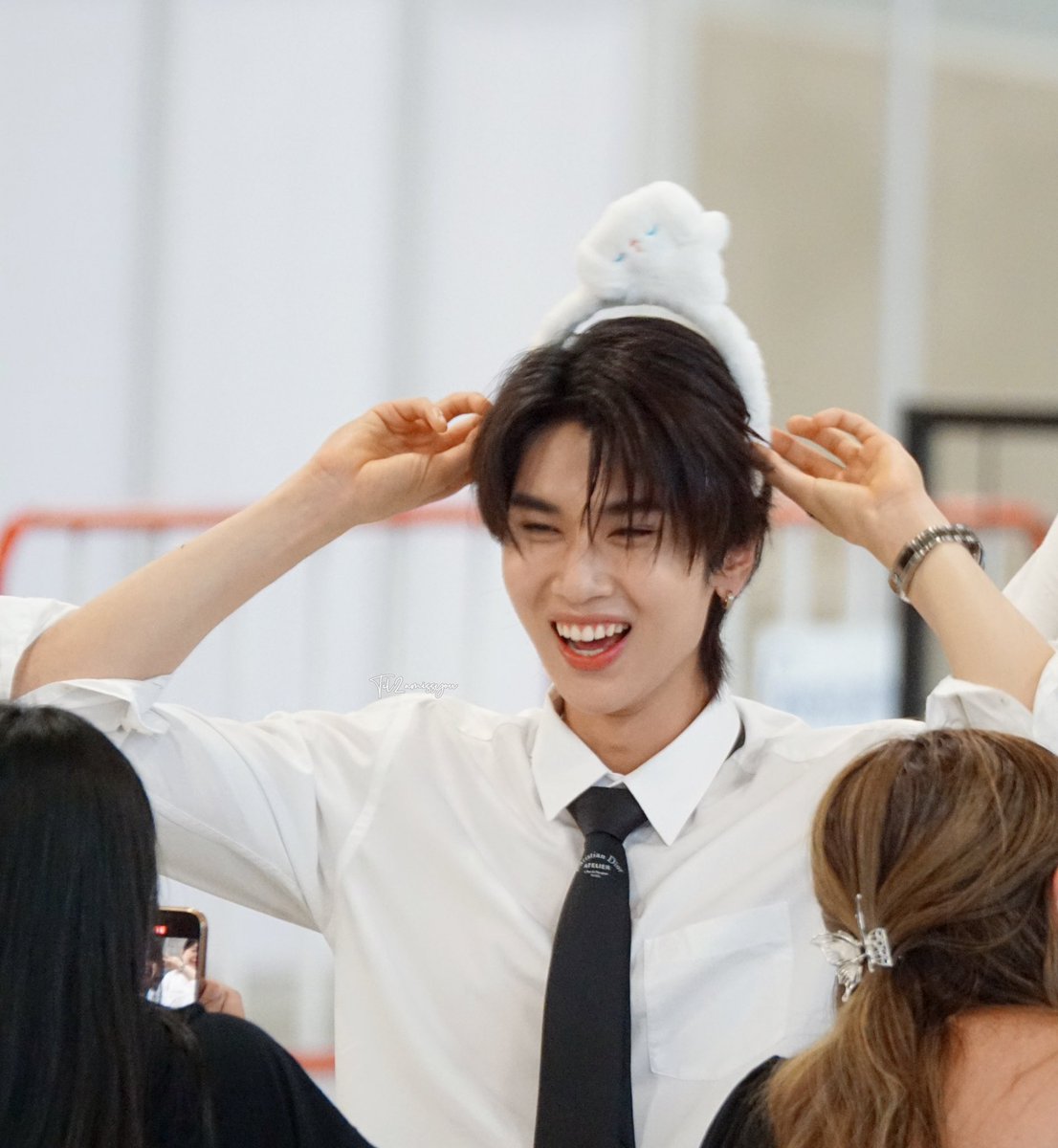 dunksweetie's tweet photo. look at him.. someone who always smiles when he get hurt, someone who knows all the things that hurt him but he chooses to stay silent , someone who always tries to make his family happy , at his current age he works hard for his family . he has always been my inspiration ♡ https://t.co/pKtfuNoXP4