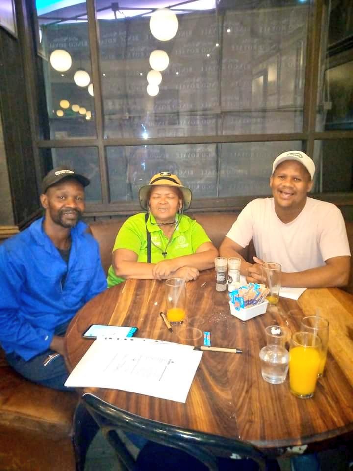 ActionsaECwf's tweet photo. The Sub-regional Chairperson of Northern Areas Hendrina Potgieter managed to recruit one of an old member of an DA Loyiso of Missionvale together with Ward 31 branch Chairperson Wendel @Action4SA
#WomaninAction 
#letsfixeasterncape #LetsFixSouthAfrica 🇿🇦 https://t.co/GQkwDOzFPS