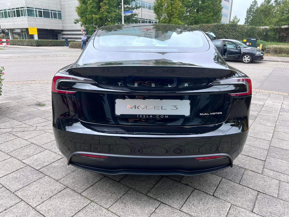 LucWaterlot's tweet photo. One of the first Tesla #UpgradedModel3 already on 6th of October in the European HQ of Tesla at Utrecht π±π±π±π₯³π₯³π₯³π€π€π€
πΈ : Johan Bertels (fotografie) /FB
#Tesla @TeslaEurope
@Tesla #TeslaEurope https://t.co/QUoLMxylde