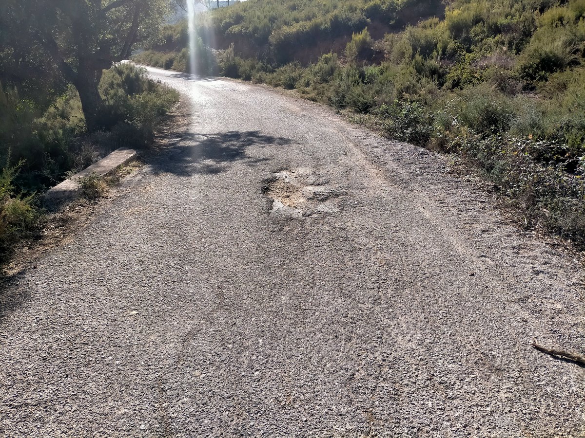 diputacionMLG's tweet photo. La @diputacionMLG financia con 1,1 millones el arreglo de un #camino para mejorar la conexión de #CortesDeLaFrontera con #ElColmenar.
✔️ @Francissalado destaca que la actuación, incluida dentro del Plan Vía-ble, permitirá ahorrar distancia y tiempo.
👉 https://t.co/WoPynPZJrB https://t.co/aUpm2nOrpL
