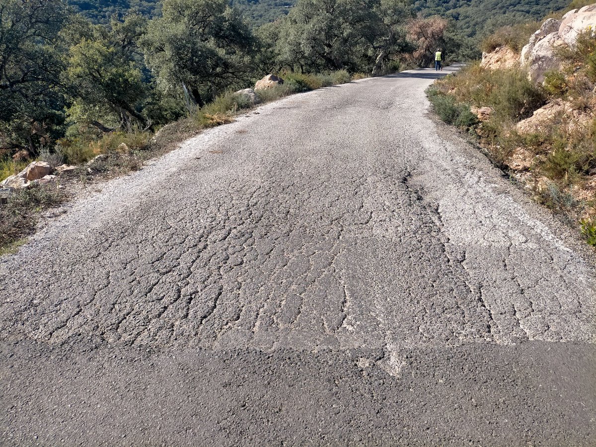 diputacionMLG's tweet photo. La @diputacionMLG financia con 1,1 millones el arreglo de un #camino para mejorar la conexión de #CortesDeLaFrontera con #ElColmenar.
✔️ @Francissalado destaca que la actuación, incluida dentro del Plan Vía-ble, permitirá ahorrar distancia y tiempo.
👉 https://t.co/WoPynPZJrB https://t.co/aUpm2nOrpL