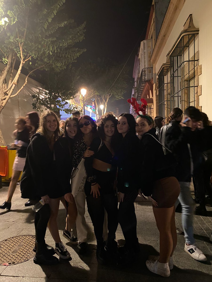 donde sea pero con ellas ❤️‍🩹