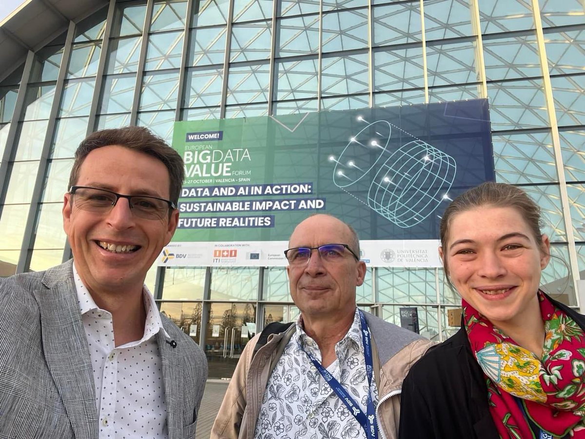 ✨ Happy to meet such amazing people like <a href="/liz_ock/">Liza Ocklenburg</a> and <a href="/andreas1608/">Andreas Ocklenburg</a>  in Valencia at the #EBDVF23 🤝