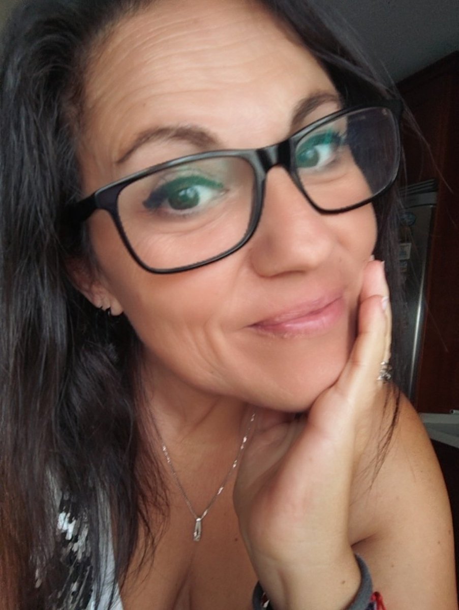 Susi4418's tweet photo. Buenos días!!! Feliz juernes 💋💙 https://t.co/gmC52GlVxv