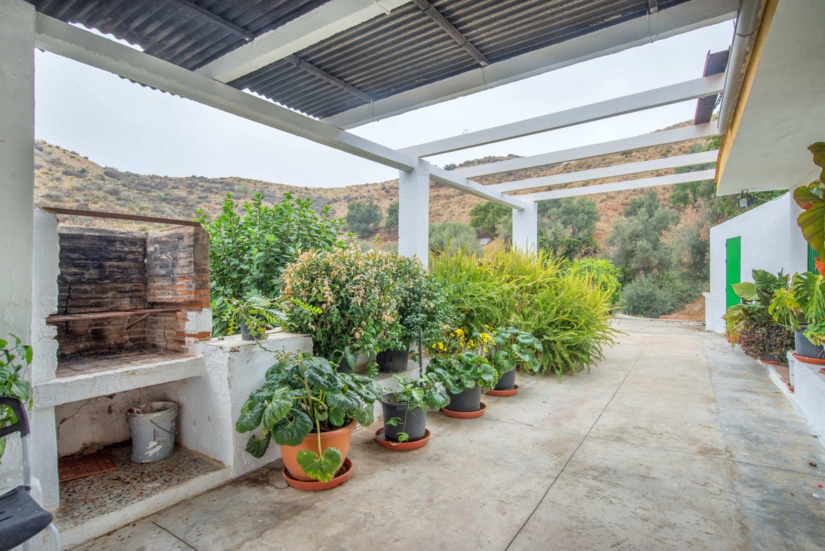 gpiloteam's tweet photo. Descubre esta preciosa parcela en la naturaleza  con vivienda recién reformada en La  Alqueria, Mijas.

Precio: 259.000€ https://t.co/lrMYH2vGoA