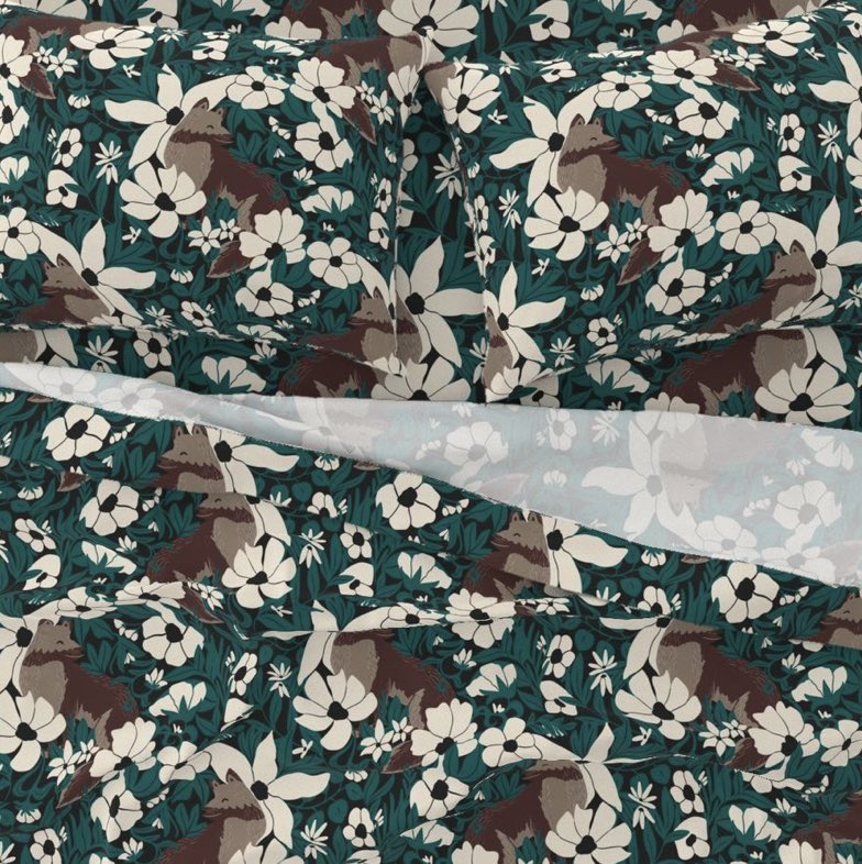 RaveenaBaskaran's tweet image. 🦊Lonely fox in a floral valley🌼 - This week’s #spoonflowerchallenge #spoonflowerdesignchallenge EastFork: Night swim and molasses @eastforkpottery @spoonflower 

#spoonflower #spoonflowerpattern #spoonflowerhome #spoonflowerwallpaper