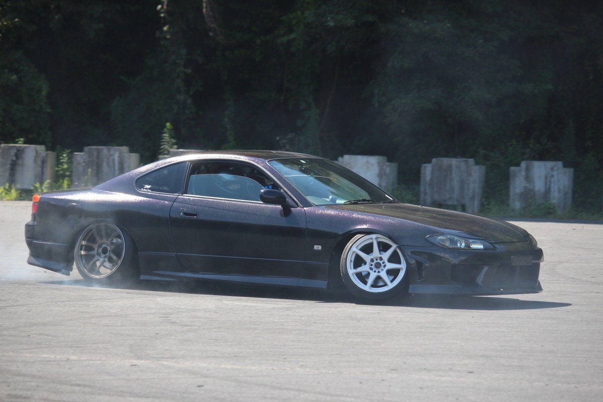 シルビア手放しました
また気が向いたら車作ります