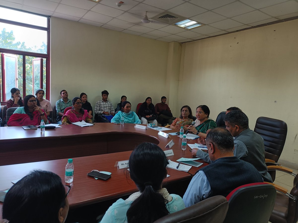 DeptEconomics's tweet photo. Society should discourage begging: Prof Surekha Dangwal https://t.co/bwBWgb9HNl via @Garhwal Post https://t.co/pXodyiOicZ