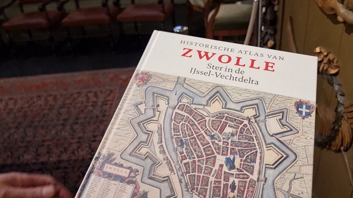 rtvfocuszwolle's tweet photo. Video – Historische Atlas van #Zwolle , Ster in de IJssel-Vechtdelta: een uniek boek over de geschiedenis en ontwikkeling van de stad → 
📺https://t.co/w154qd48Xj https://t.co/xBZS4DzxHY