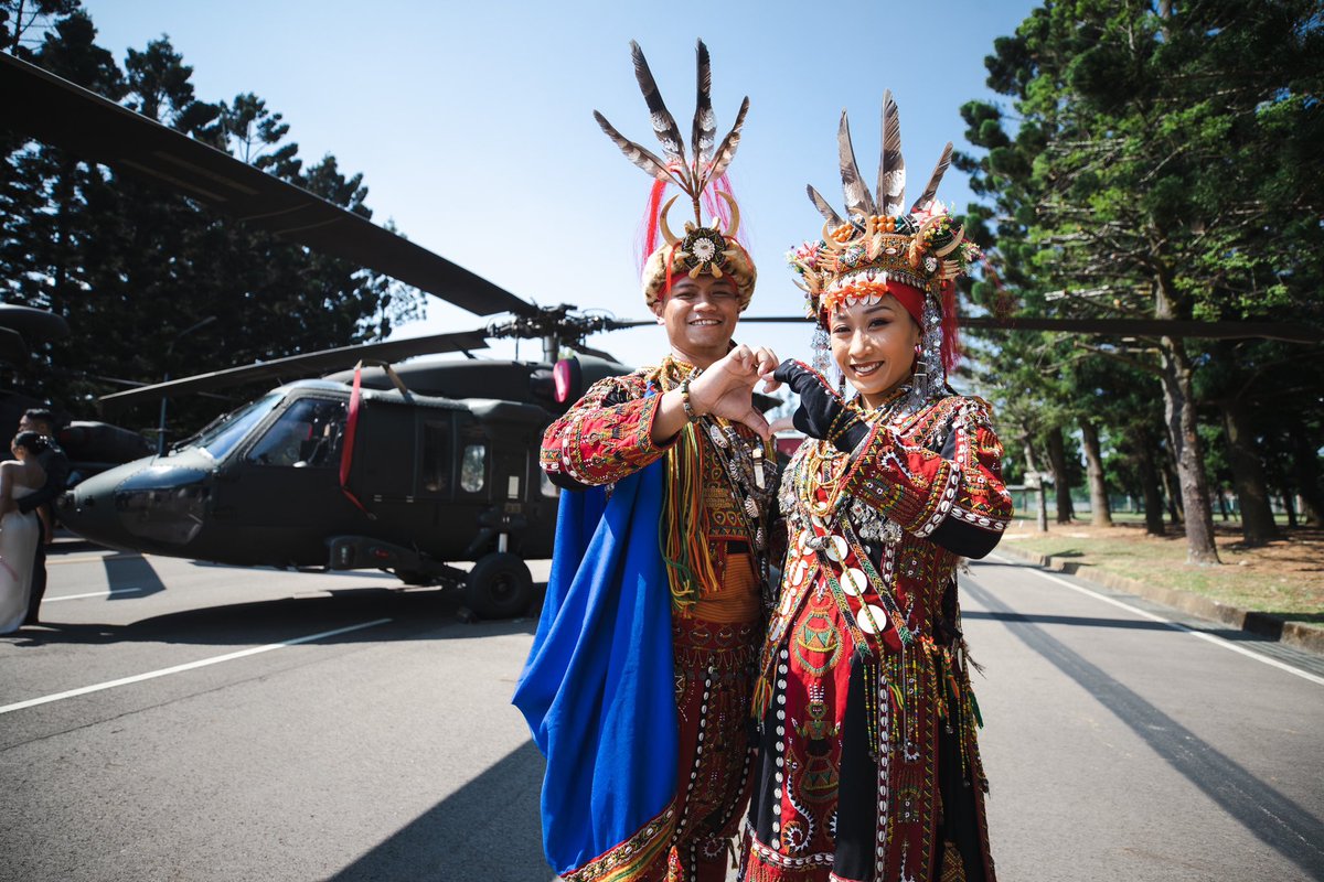 mna_roc's tweet image. #陸軍司令部 今日於大漢營區盛大舉行「大漢締良緣，幸福愛相隨」聯合婚禮，由司令 #鍾樹明上將 主持，122對新人在來賓及親友們的見證下互許終身，完成生命中最重要的大事。

#ROCArmedForces #ProtectOurCountry #ROCArmy #ROC #Taiwan🇹🇼