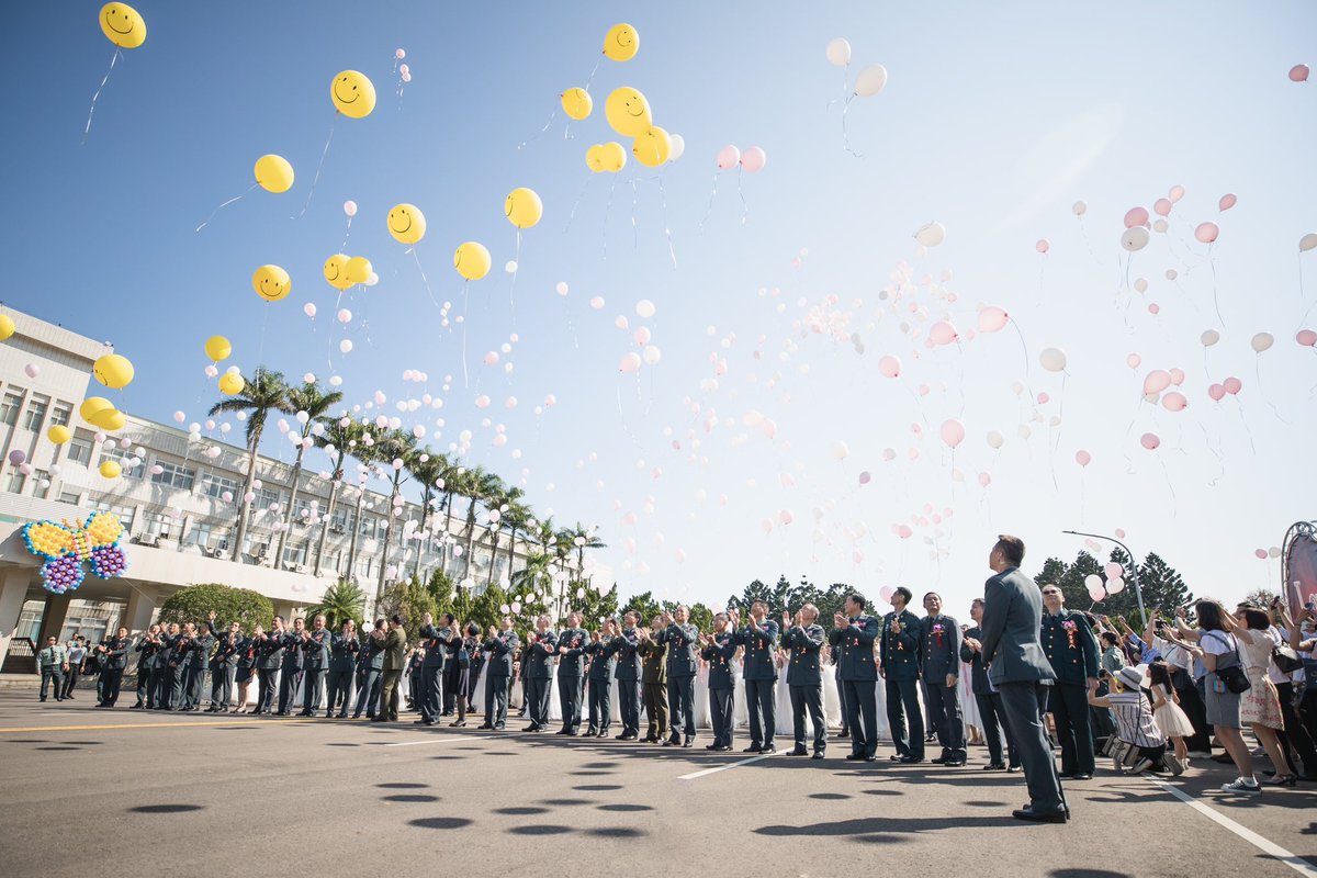 mna_roc's tweet image. #陸軍司令部 今日於大漢營區盛大舉行「大漢締良緣，幸福愛相隨」聯合婚禮，由司令 #鍾樹明上將 主持，122對新人在來賓及親友們的見證下互許終身，完成生命中最重要的大事。

#ROCArmedForces #ProtectOurCountry #ROCArmy #ROC #Taiwan🇹🇼
