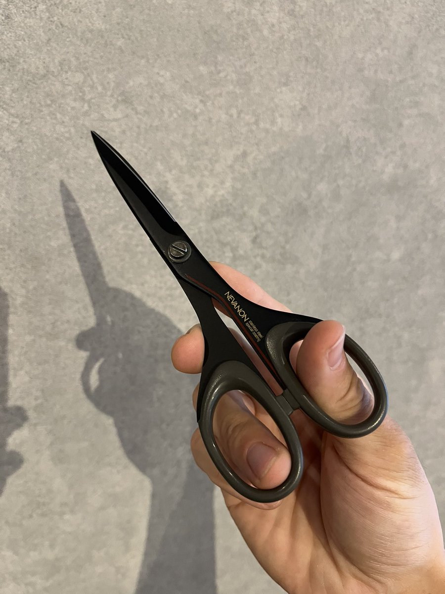 maehilog's tweet image. テーピングカットのハサミと言ったら
#NEVANON
ということで買ってみました。

数多くのトレーナーの方達が良いと言っているので、長い付き合いになりそうだな。

#100日後にテーピング事業やってるセラピスト
#理学療法士 #パーソナルトレーナー