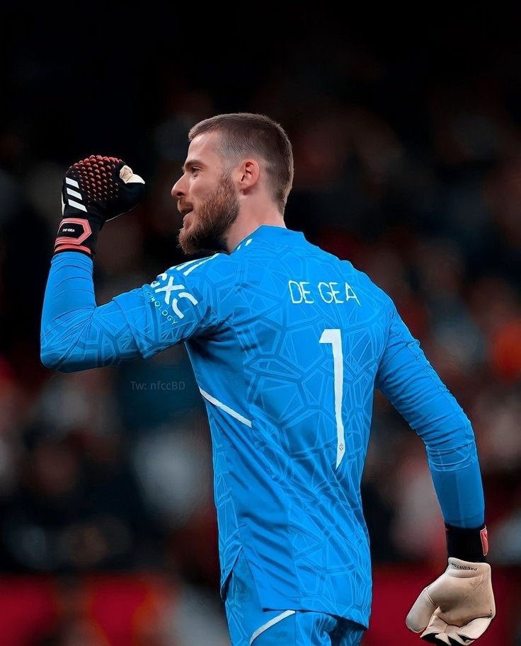 Manchester United looking to resign de gea for a short term deal. 

De gea: 'You can't live with your own failures, where did that bring you? 
Back to me.

#MJFC #Degea #ManchesterUnited