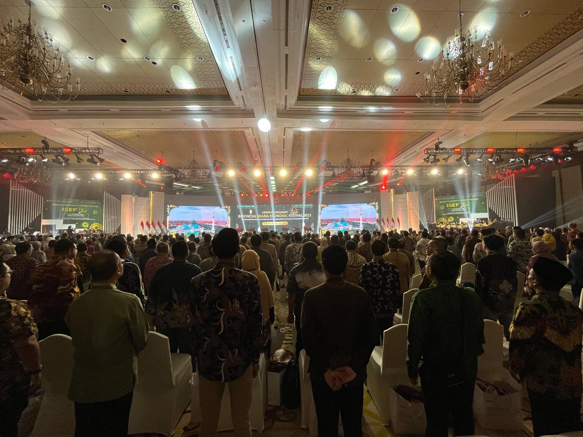 ryzkaa09_'s tweet photo. penguatan juga dilakukan 
melalui penerapan Halal Lifestyle, termasuk 
pengembangan melalui pariwisata ramah 
muslim #ISEF2023 #BringsOutHalalinYou @isefindonesia https://t.co/Dkc1TVcI9V