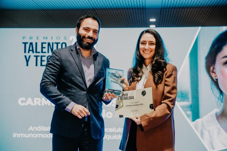 PrensaUNIR's tweet photo. Carmen Campos Silva, profesora del Máster en Metodología de la Investigación en Ciencias de la Salud de @UNIRuniversidad, Primer Premio de los Premios Talento y Tecnología 2023 del Ayuntamiento de @MADRID por su tesis doctoral. 

https://t.co/K0NUdPSk2e

Vía @madridinnova https://t.co/tMhuFqxaDl