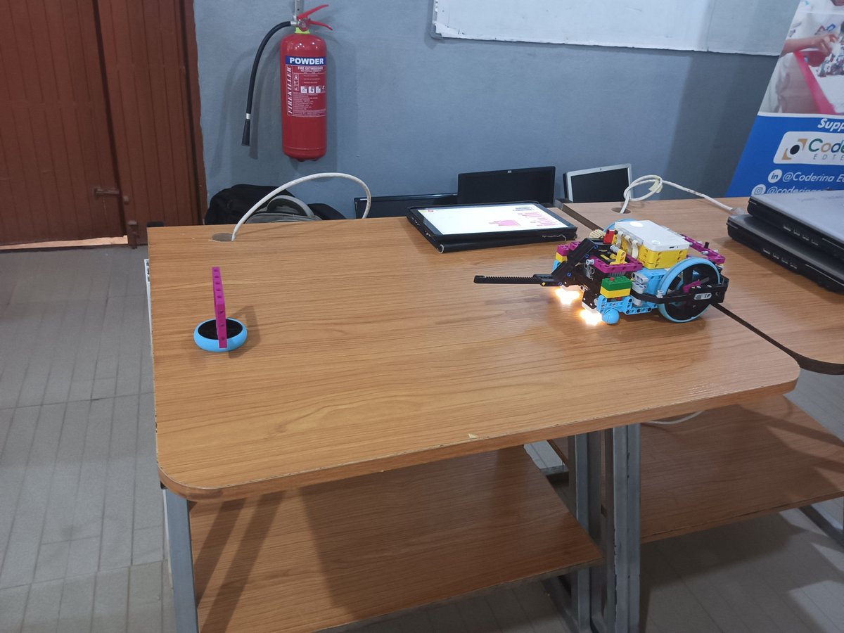 coderina's tweet image. We want the best, we give it!
Secondary Students of Divine Progress Academy ICT club #RoboticsPresentation #ACW programme in Kaduna state.
Join us today.
#coderinaib
@sap4good @dowNewsroom @NigEducation @FIRSTLEGOLeague @Ford @firstweets @LEGOFoundation
#STEAMeducation