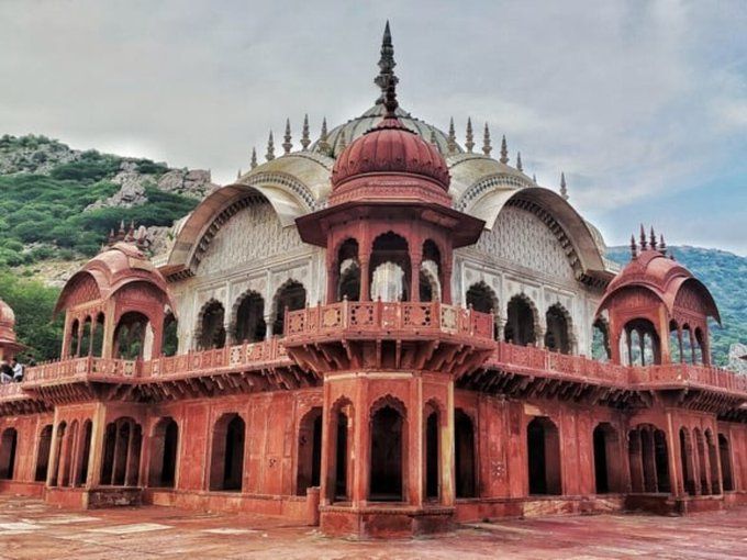 ChidiKamedi's tweet photo. Moosi Maharani Ki Chhatri, Alwar https://t.co/jIhkipuIq8