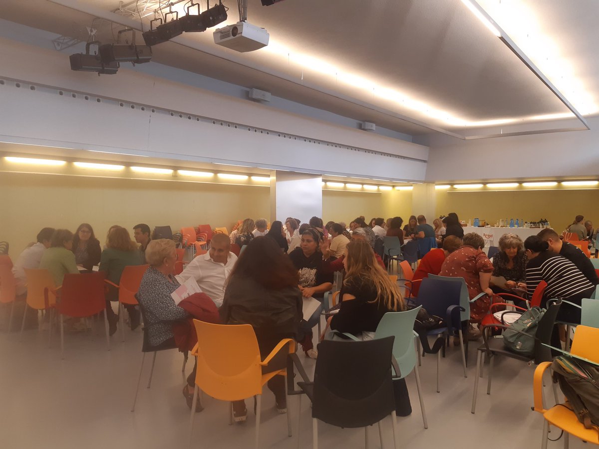 Compartint experiències a la IV Jornada de Gent Gran de Badalona @BSABadalona @SalutBDN @AmicsGentGran @avcentrebdn @rocaipifundacio @CreuRojaBcnnord @PedreraFundacio @AulaEUBadalona @apicsmetronord