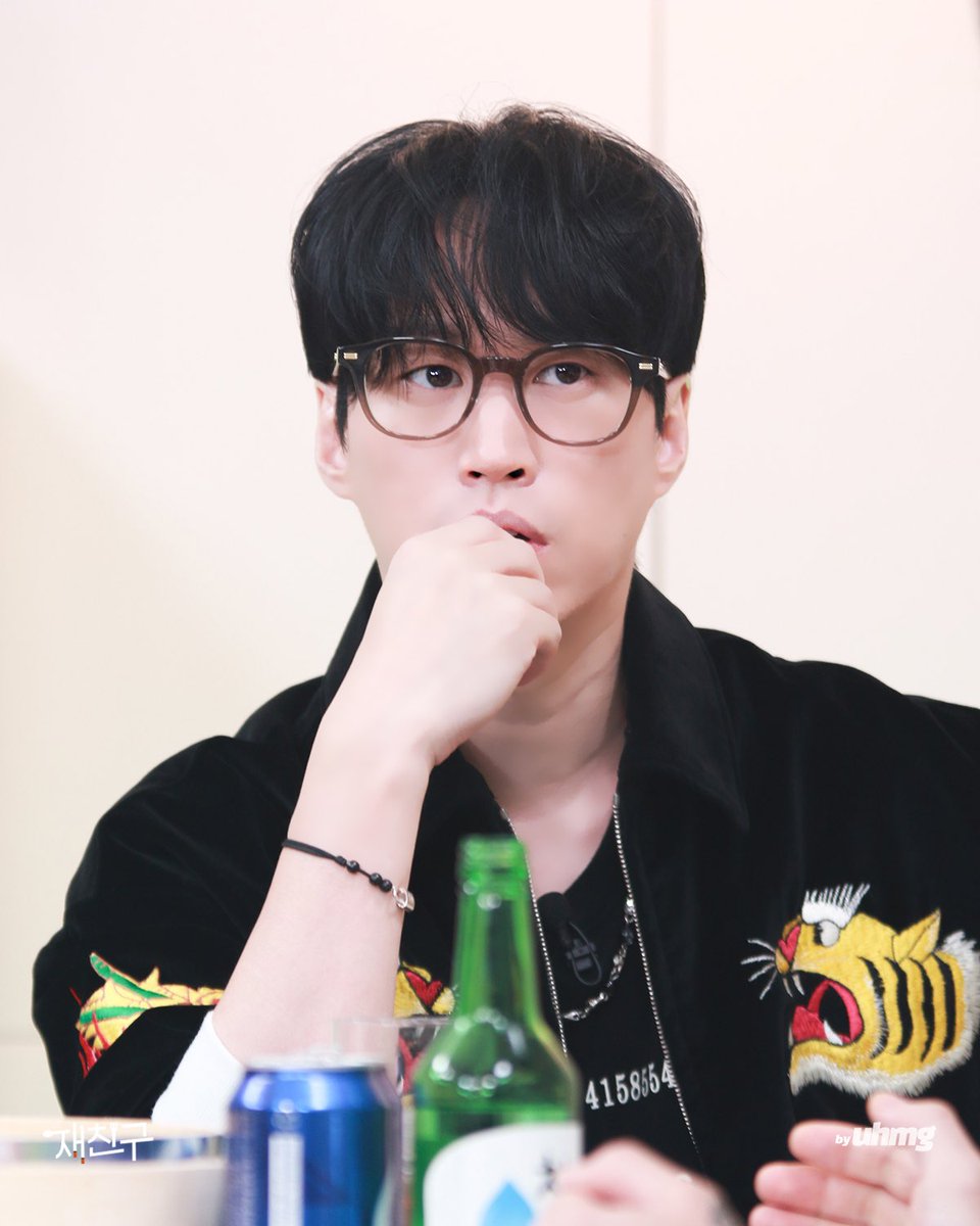 jaefriends_twt's tweet photo. 여기 혼자 그림체 다른 사람 있어요🤔
폭룡적인 분들 재친구 등장 😈
재밌으니까 기대하시라 Ep.14
#재친구 #Jaefriends #Kimjaejoong
#김재중 #에픽하이 #타블로 #투컷 #미쓰라
#ジェジュン #金在中 #J_ https://t.co/Ii2rYLtlR5
