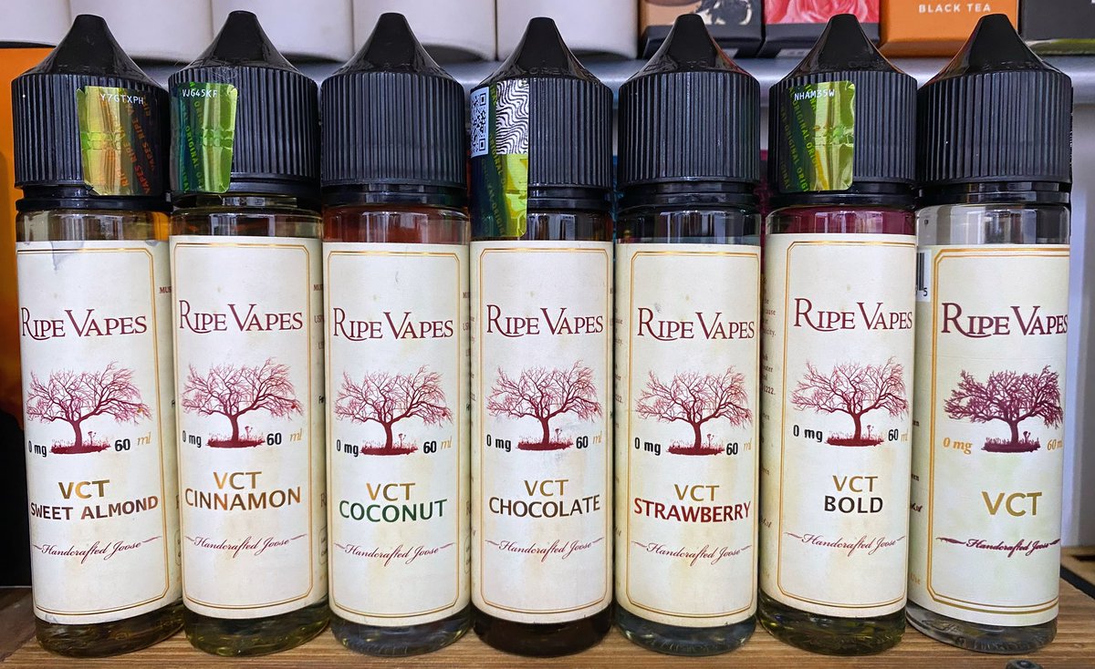 vape_world_'s tweet photo. 秋晴れ爽やかな日がつづくこの季節にほっとひと息いかがでしょう🍂カリフォルニアVAPE定番RIPE VAPES VCT、VCT LIMITED SERIESは言わずと知れたバニカスタバコの甘すぎず飽きのこないフレーバーですよ🤗
#タバコフレーバー #バニラカスタード #cbd #cbdvape #電子タバコ #立川 #東京 #ripevapes #vct https://t.co/iyX3hvTEuu