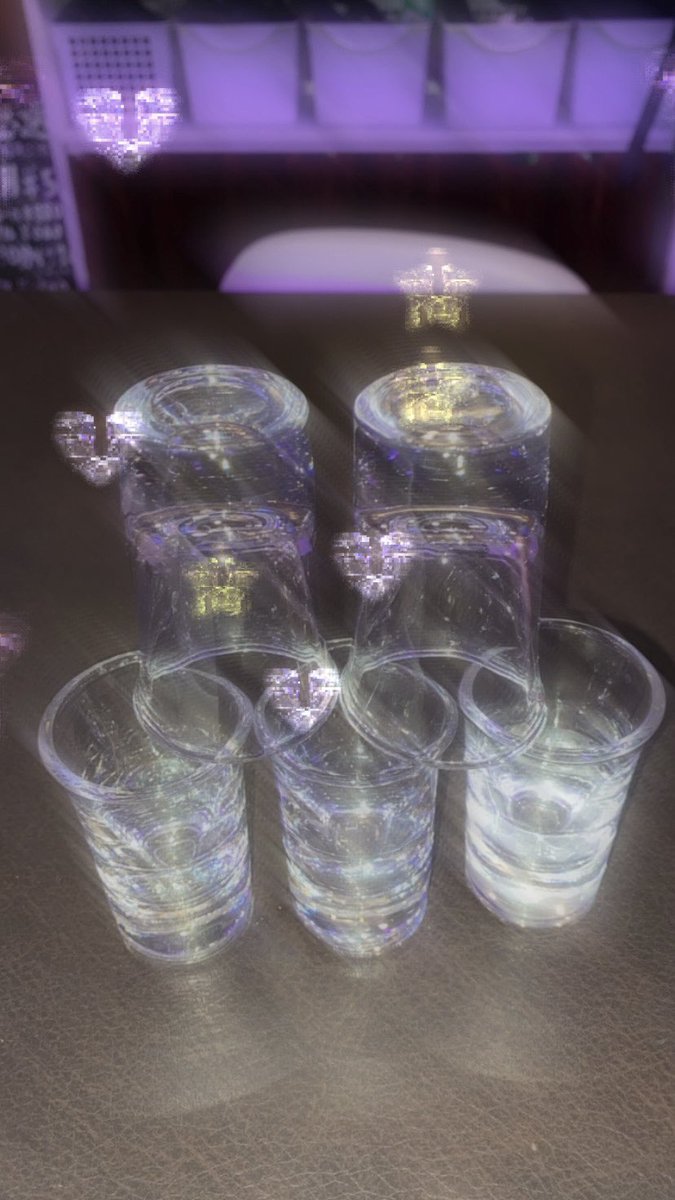 初めましてのご主人様ナイトもいてくれてめちゃくちゃ助かりました˘𓂂- · -𓂂˘
いつも色んな音楽教えてくれてありがとᕷ*.°KーPOP好きやと思わんくてびっくりした！！
久々会いに来てくれてありがとうウルフナイスー！👍
お仕事終わりに来てくれてありがと！初めましてしに来てくれて嬉しかった☆彡.。